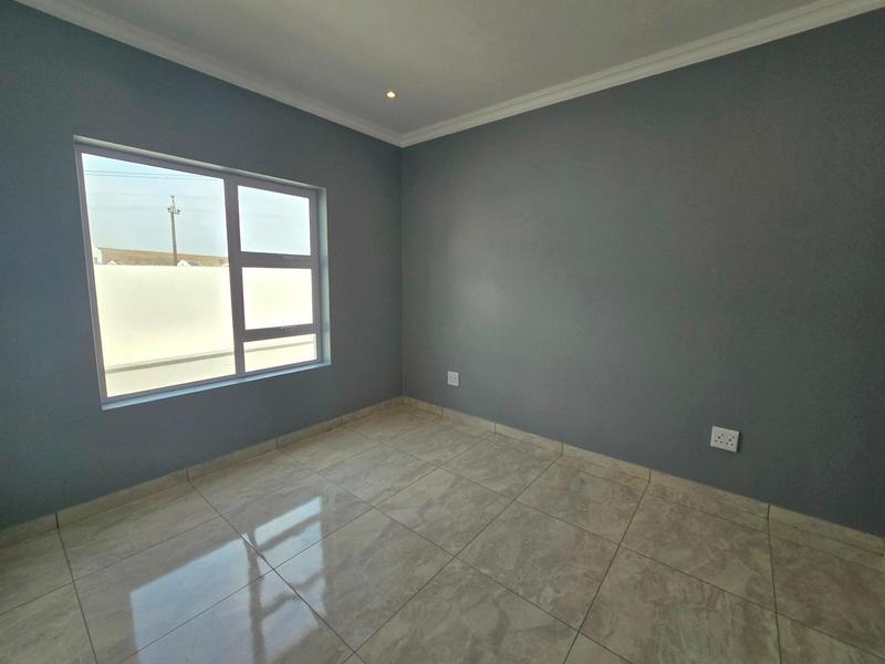 3 Bedroom Property for Sale in Golden Mile Western Cape